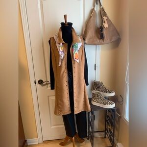 Frank Lyman long vest suede style with eyelet